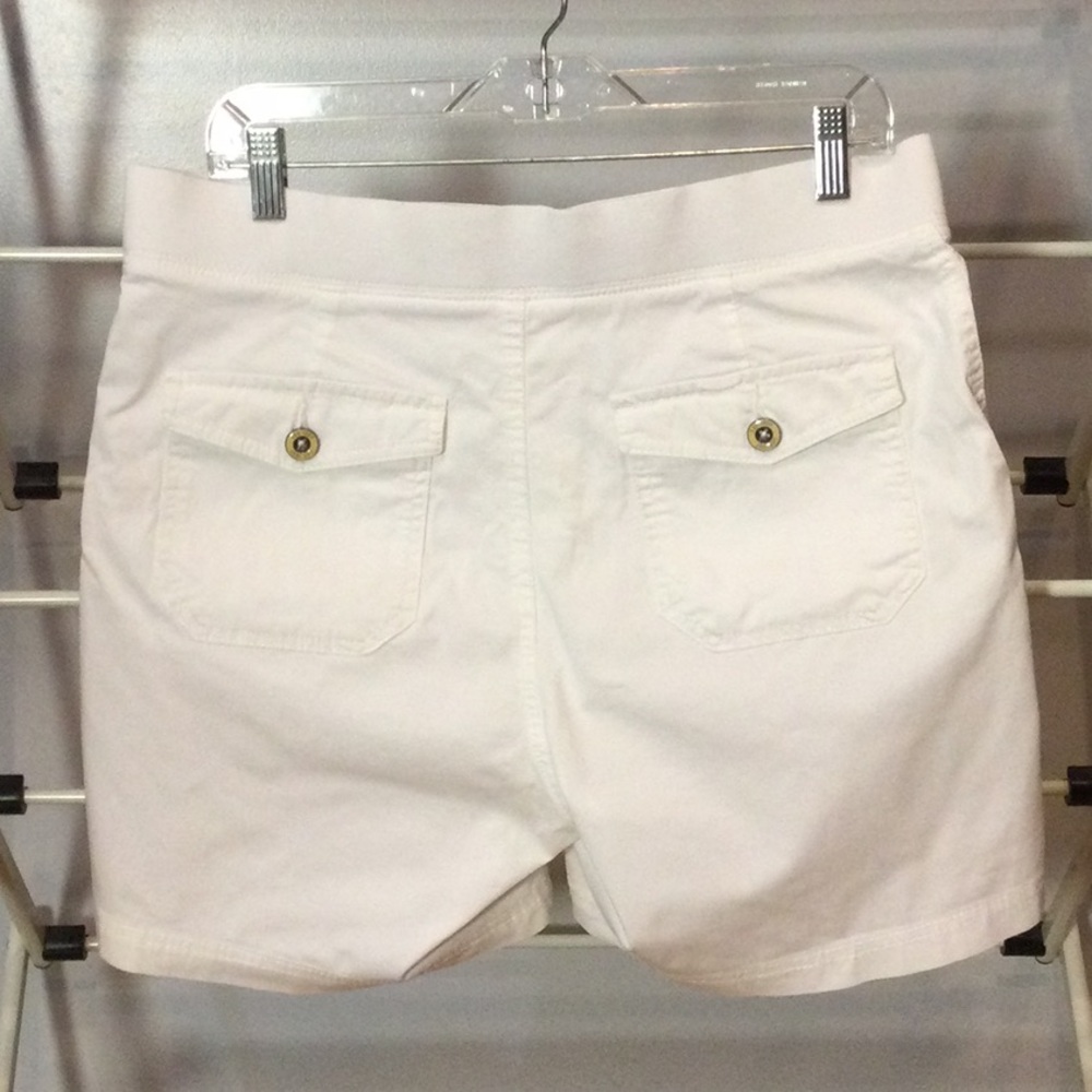Lee Easy Fit White Shorts - Picture 2 of 10